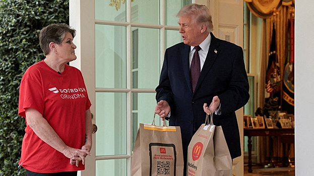 Стало известно, какие чаевые оставил Трамп курьеру из McDonald’s