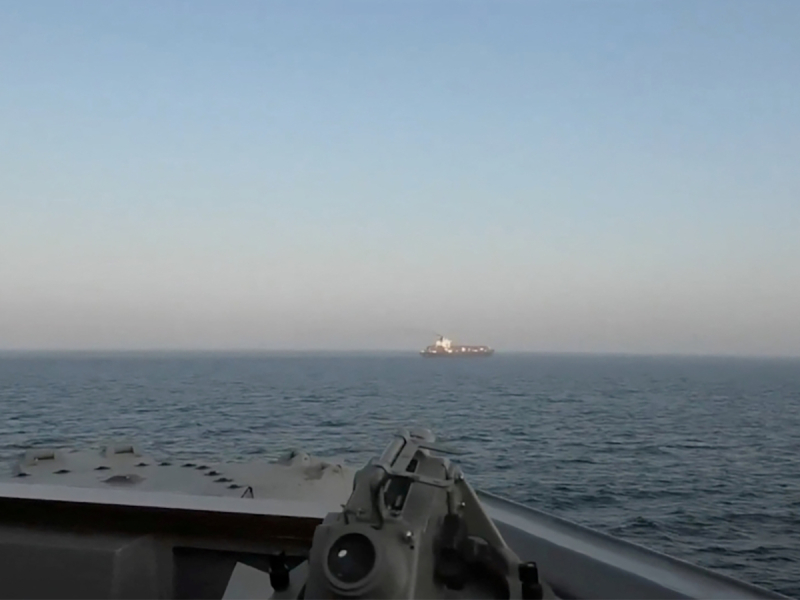 Иран атаковал корабли США в ответ на перехват судна в Оманском заливе