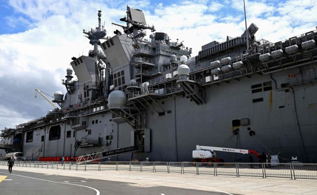 Иран прогнал недавно прибывший авианосец USS Tripoli вглубь Индийского океана