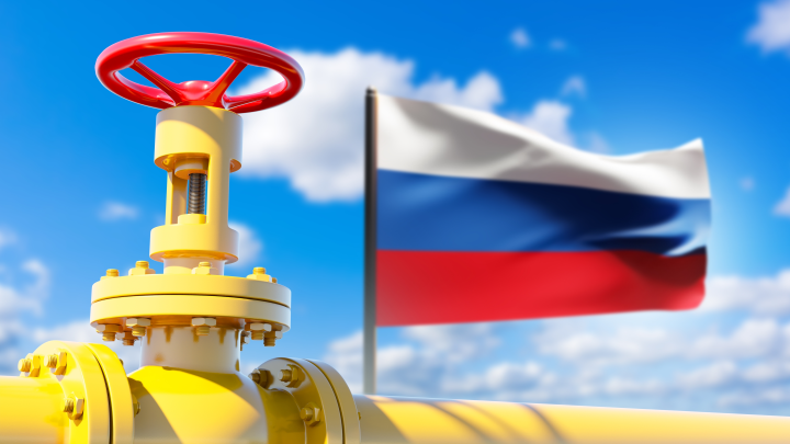 За кредит Украине и новый пакет санкций Венгрия получила русскую нефть. А теперь – внимание на Россию