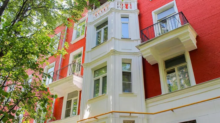 Более 230 домов в стиле советского неоклассицизма привели в порядок в Москве