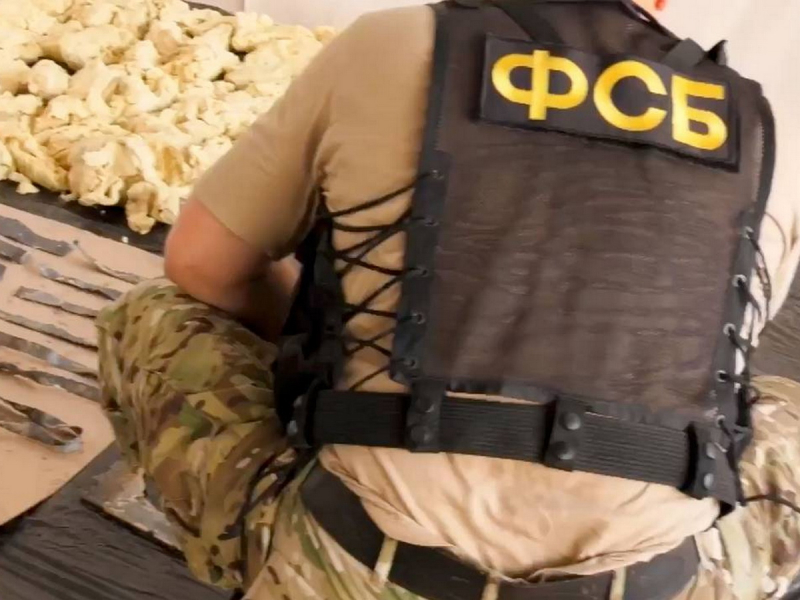 ФСБ показала видео автомобилей, на которых готовили теракт на Крымском мосту