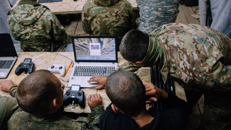 МО РФ сообщило об уничтожении локомотива под Черниговом «Геранью-2 Сикер»