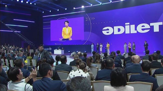 В Астане проходит внеочередной съезд партии «Адилет»