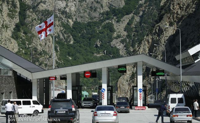 Данные о «рекордном потоке граждан» на Верхнем Ларсе уточнили в России