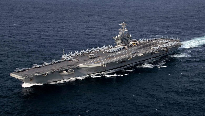 Экс-посол США назвал ситуацию с авианосцем катастрофой Трампа