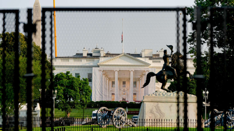 Ядерный бетон: Трамп рассказал о сверхпрочном бальном зале