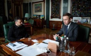 Зеленский и сам норовит сбежать: Эксперт предрек массовый исход украинцев в Европу